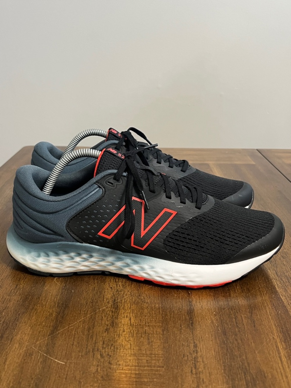 New Balance 520 Extra Wide Men's Size 10 4E Black Blue Athletic Running Shoes